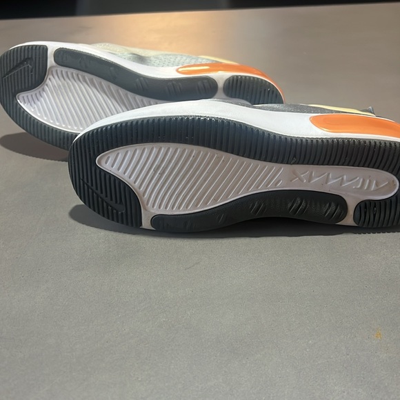 Nike Air Max Women size 10 - Picture 6 of 7